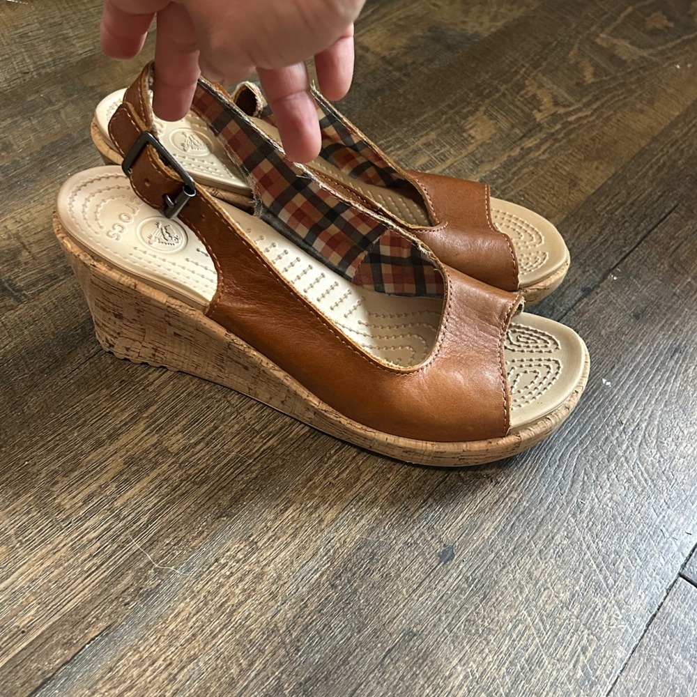 Crocs A-Leigh Brown Leather Cork Wedge Sandals Slingback Peep Toe Womens 7